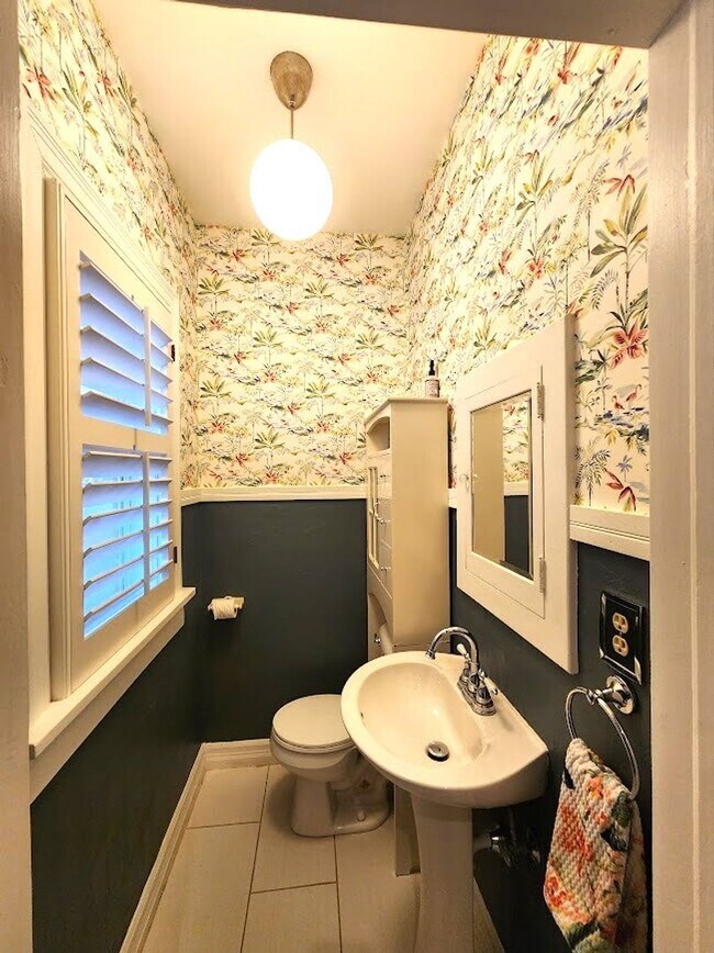 Building Photo - 3 Bed 2.5 Bath Plus ADU in Gatewood Add NW OKC