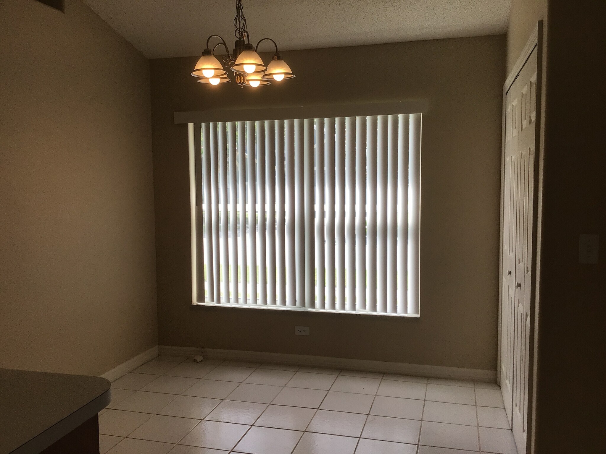 Building Photo - 1353 Crimson Clover Ln