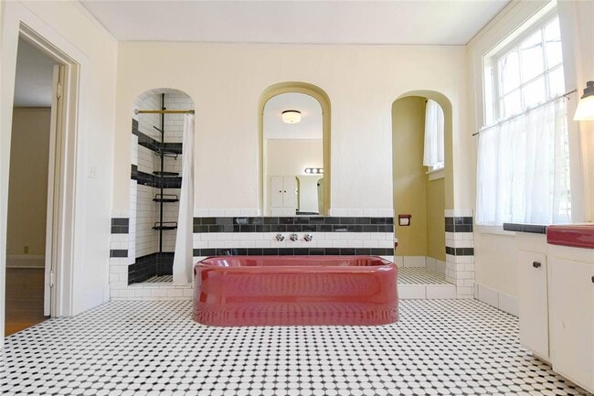 Building Photo - 1451 Watson St