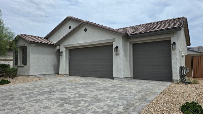 Building Photo - 18572 W Cottontail Ln