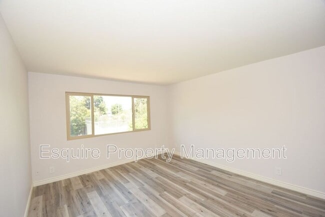 Building Photo - 630 Chapala Dr