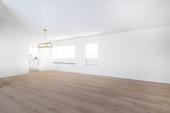Building Photo - 11859 S Carson Way