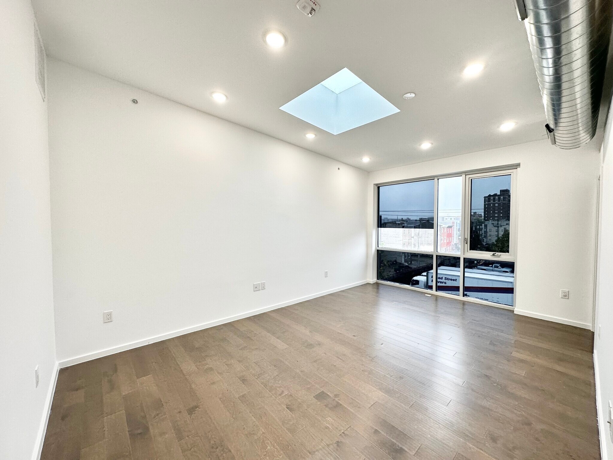 Building Photo - 1500 N 8th St