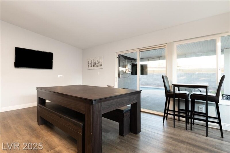 Building Photo - 2120 Wagonwheel Ave