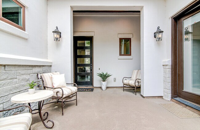 Building Photo - 107 Cascading Water Pl