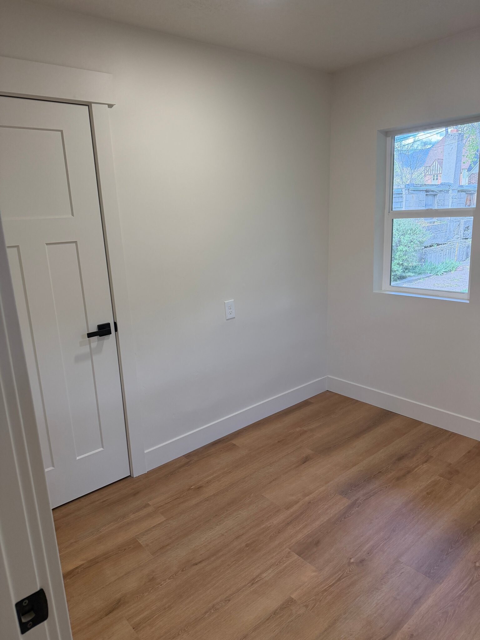 Building Photo - 2543 Highland Dr