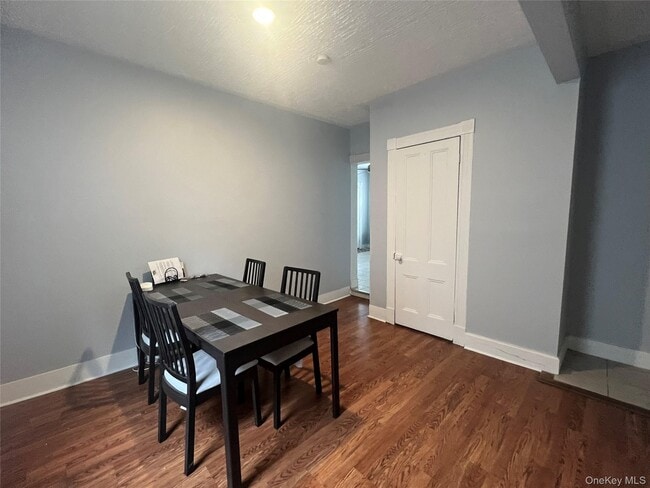 Building Photo - 11 Liberty St