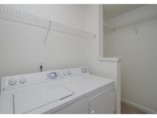 Building Photo - 663 Mickelson Way