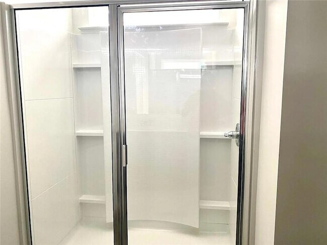 Building Photo - 168 Parkwood Dr