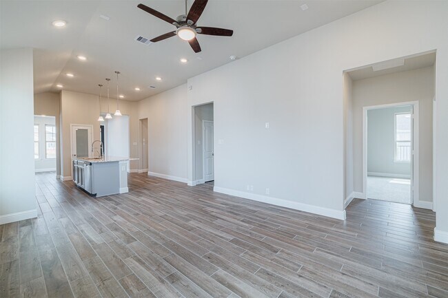 Building Photo - 12611 White Pelican Ct