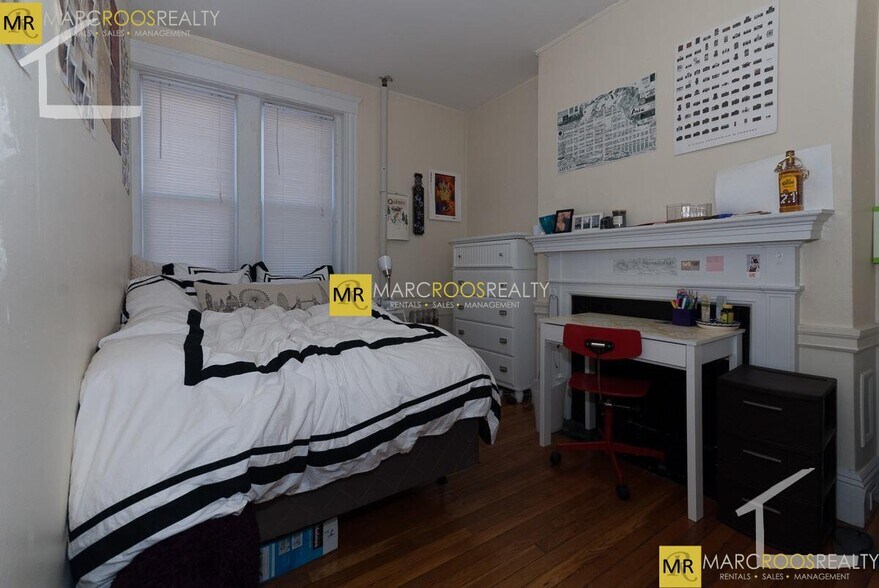 Building Photo - 76 Egmont St