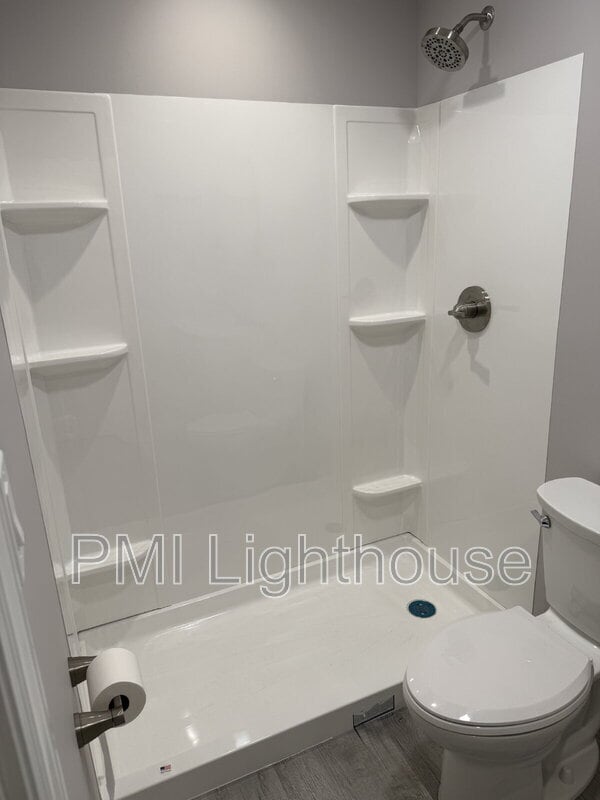 Building Photo - 144 Storm Dr