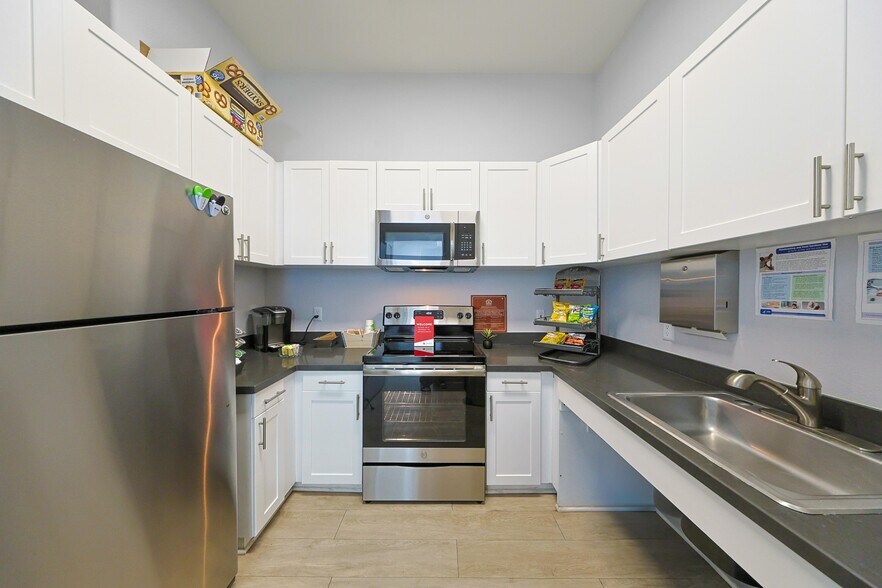 Building Photo - Allure at Camarillo