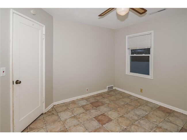 Building Photo - 1129 Skillman Ave W