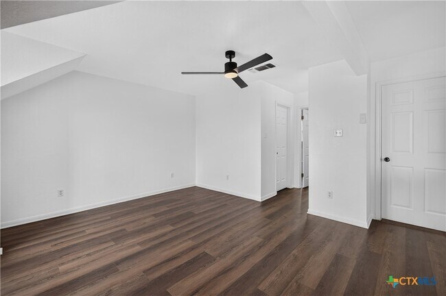 Building Photo - 1810 Mesa Oaks Cir