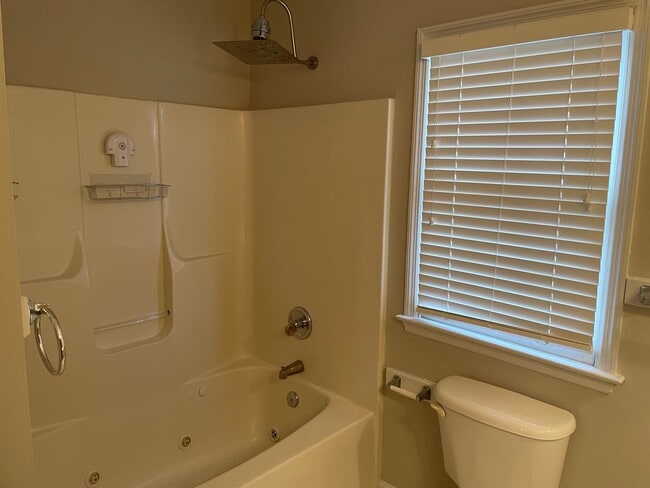 Building Photo - 4 Bedroom Ranch near Fort Bragg