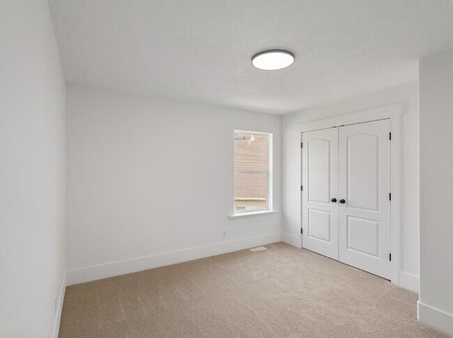 Building Photo - 636 N 1280 E