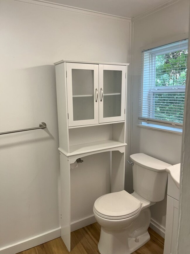 Building Photo - 1 bed 1 bath near UF law school