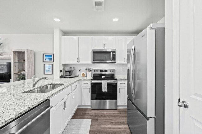 Building Photo - All Inclusive Seasonal Rental Available January 5-March 31st.