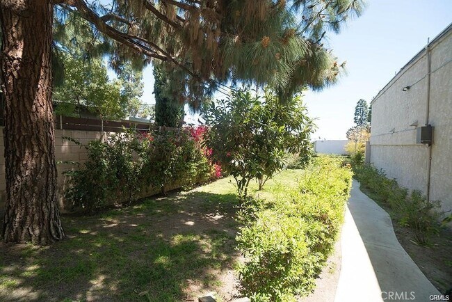 Building Photo - 322 Miraleste Dr