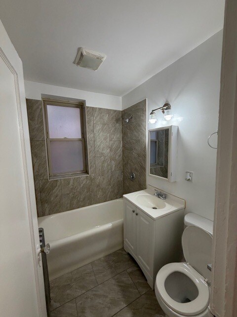 Building Photo - 1731 W 91st St