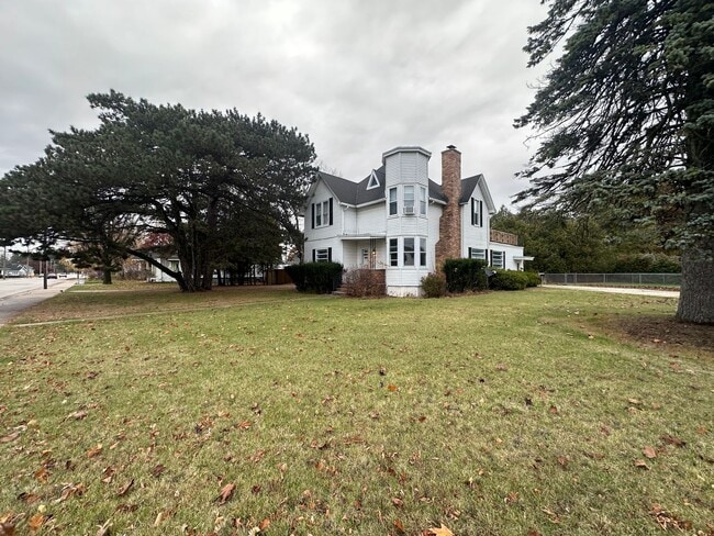 Building Photo - 2707 Forest Ave