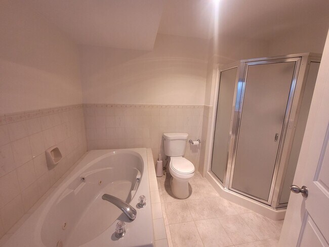 Building Photo - Bayview Townhouse Condo in Blaine with Gar...