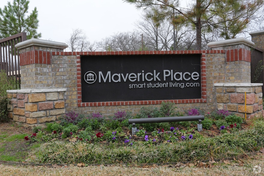 Primary Photo - Maverick Place - Historical Access