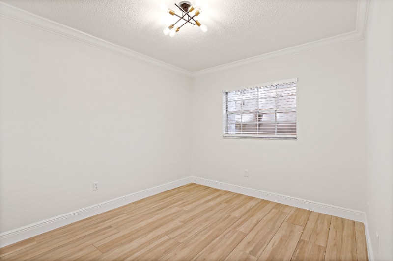 Building Photo - 3215 W Swann Ave