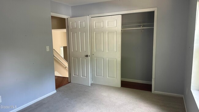 Building Photo - 21 Skylark Dr