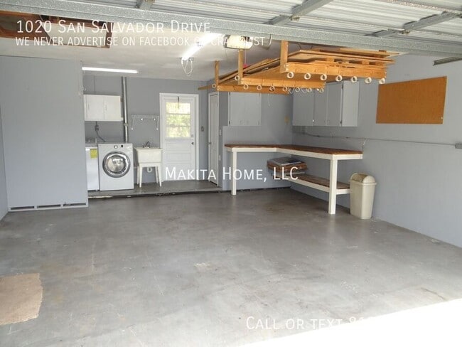 Building Photo - 1020 San Salvador Dr