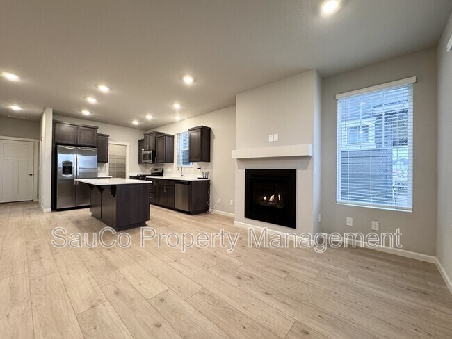 Building Photo - 8309 SE Crescent Dr