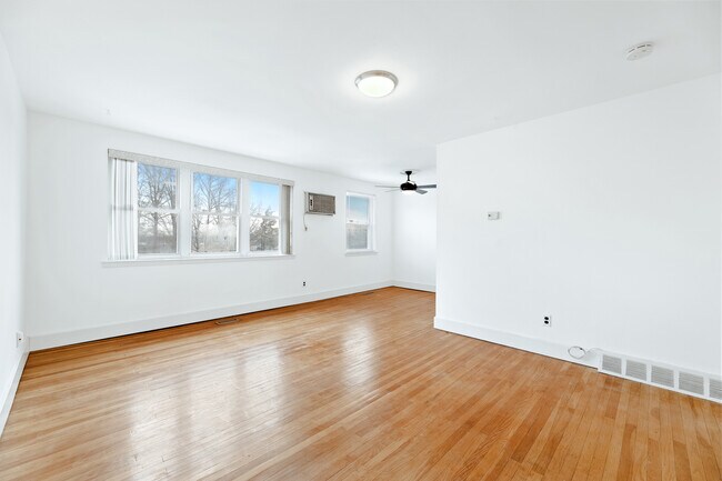 Building Photo - 12450 Knights Rd