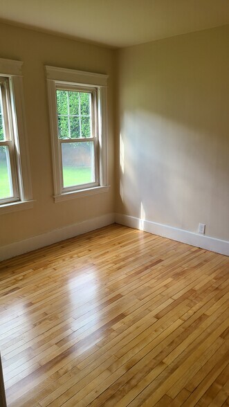 Building Photo - 60 Richmond Ave