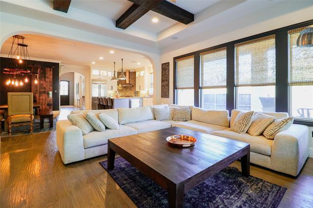 Building Photo - 316 Hollow Way