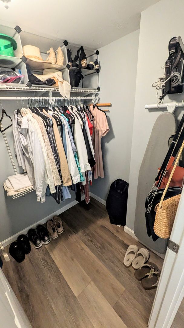 Building Photo - High end condo on waterfront downtown Sarasota!