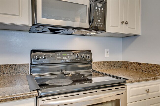 Building Photo - 1094 Maple Ridge Ct