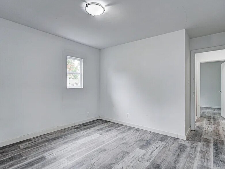 Building Photo - 734 N Arnolda Ave