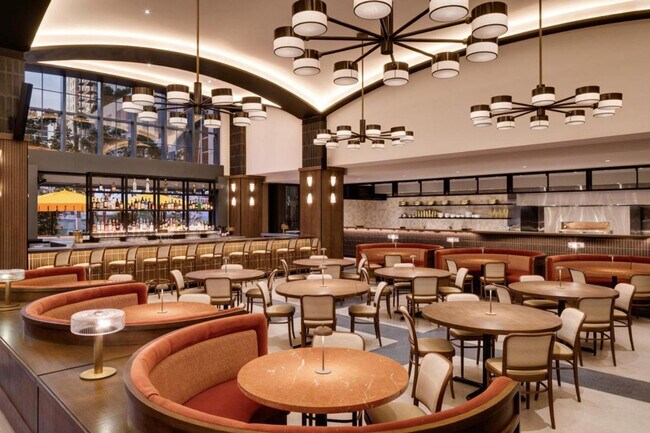 Building Photo - 125 NE 6th St