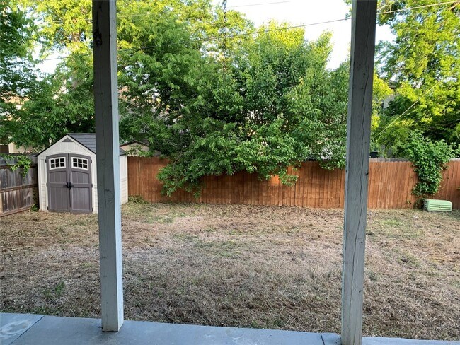Building Photo - 1011 Gazania Dr