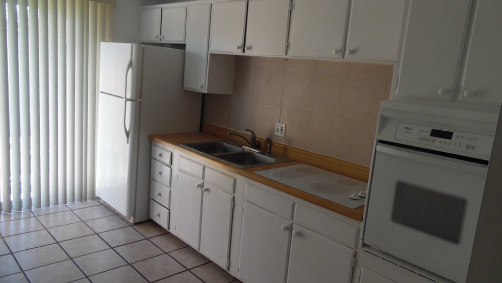 Building Photo - 720 Miller Ct