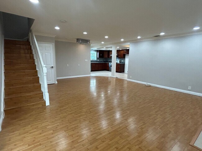 Building Photo - Spacious 4-Bedroom House for Rent in Monterey Park Quiet Neighborhood