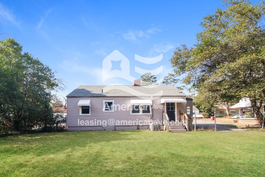 Building Photo - 1324 Macon Ave