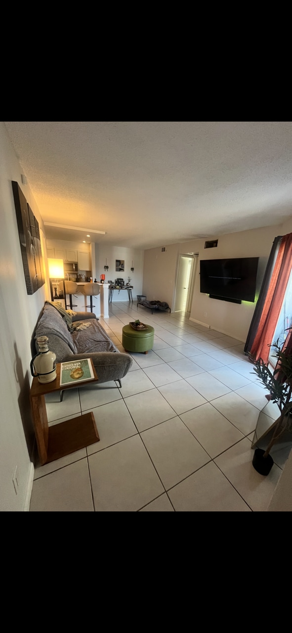 Building Photo - 150 Santa Clara Dr