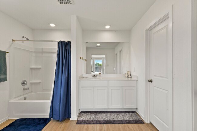 Building Photo - 9931 Cliffside Rdg