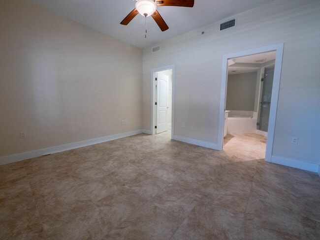 Building Photo - 2110 W 1st