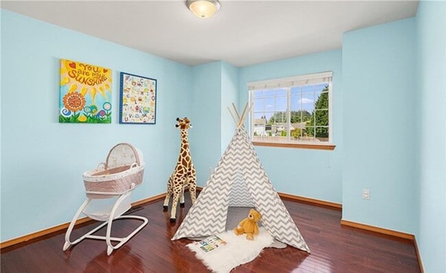 Building Photo - Beautiful 4 bed 2.5 ba Kingsridge home!!