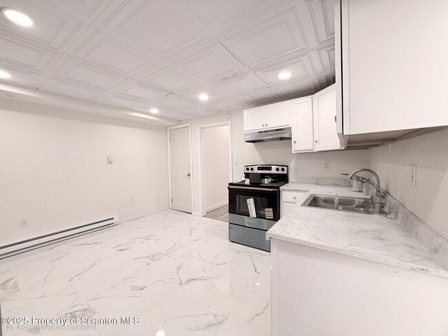 Building Photo - 210-212 Center Ave