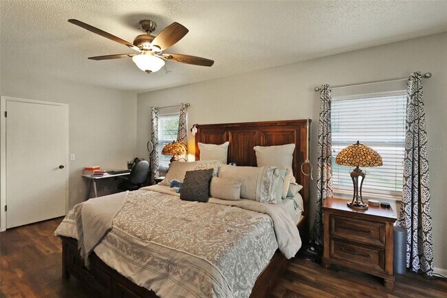 Building Photo - 18423 Swan Lake Dr