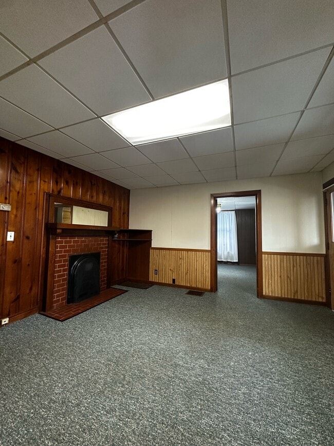 Building Photo - 223 Vinegar Hill Rd